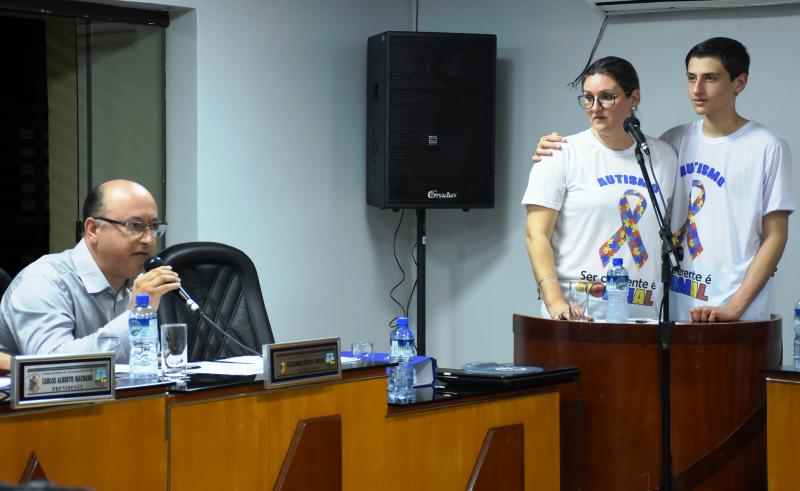 Projeto que cria Carteira de Identificação do Autista é aprovado em 1ª discussão